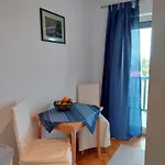 Apartment With A Parking Space Gradac, Makarska - 6881 Gradac (Split-Dalmatia)